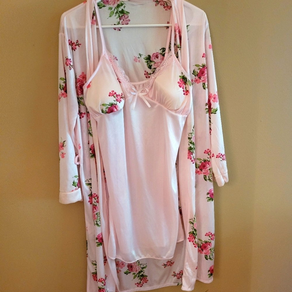 Nightie and robe